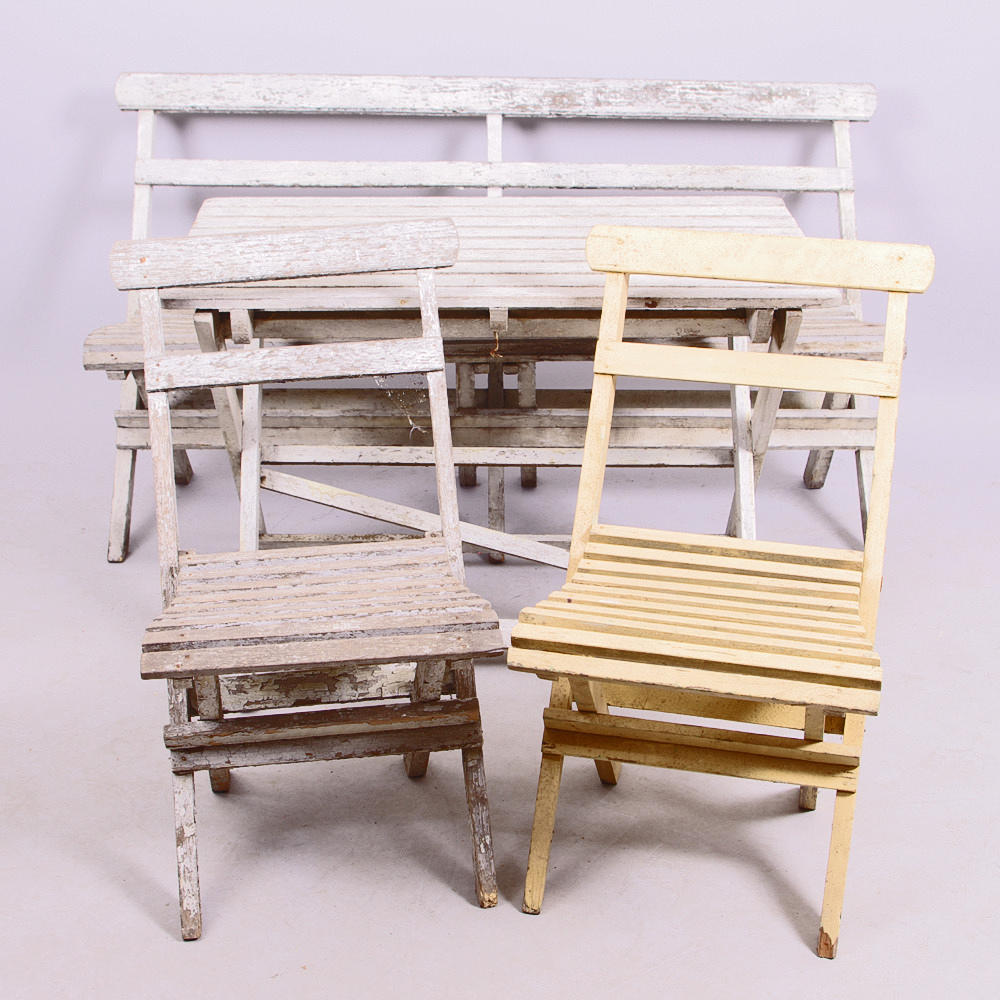 TRÄDGÅRDSGRUPP, målat trä, 1900-talets mitt.