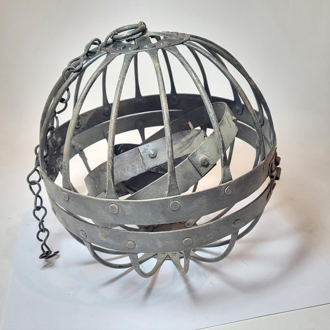 ANTIGUO CANDELERO NÁUTICO EN HIERRO.