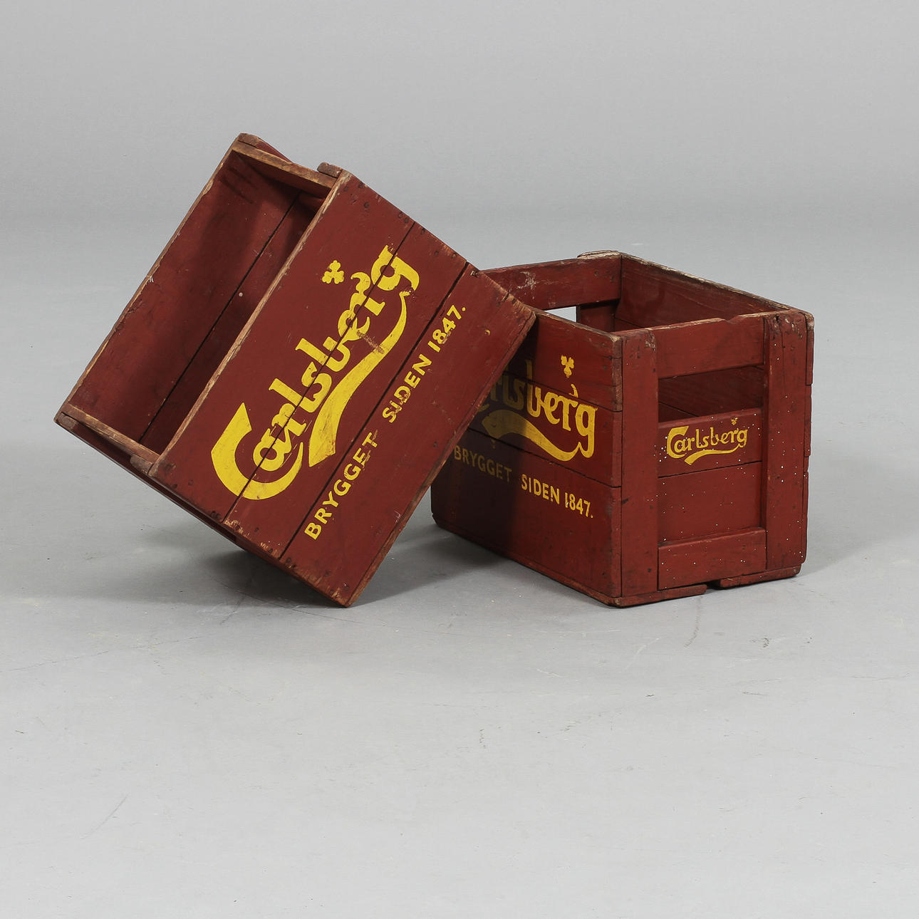 TRÄBACKAR, 2 st, Carlsberg, 1900-tal.