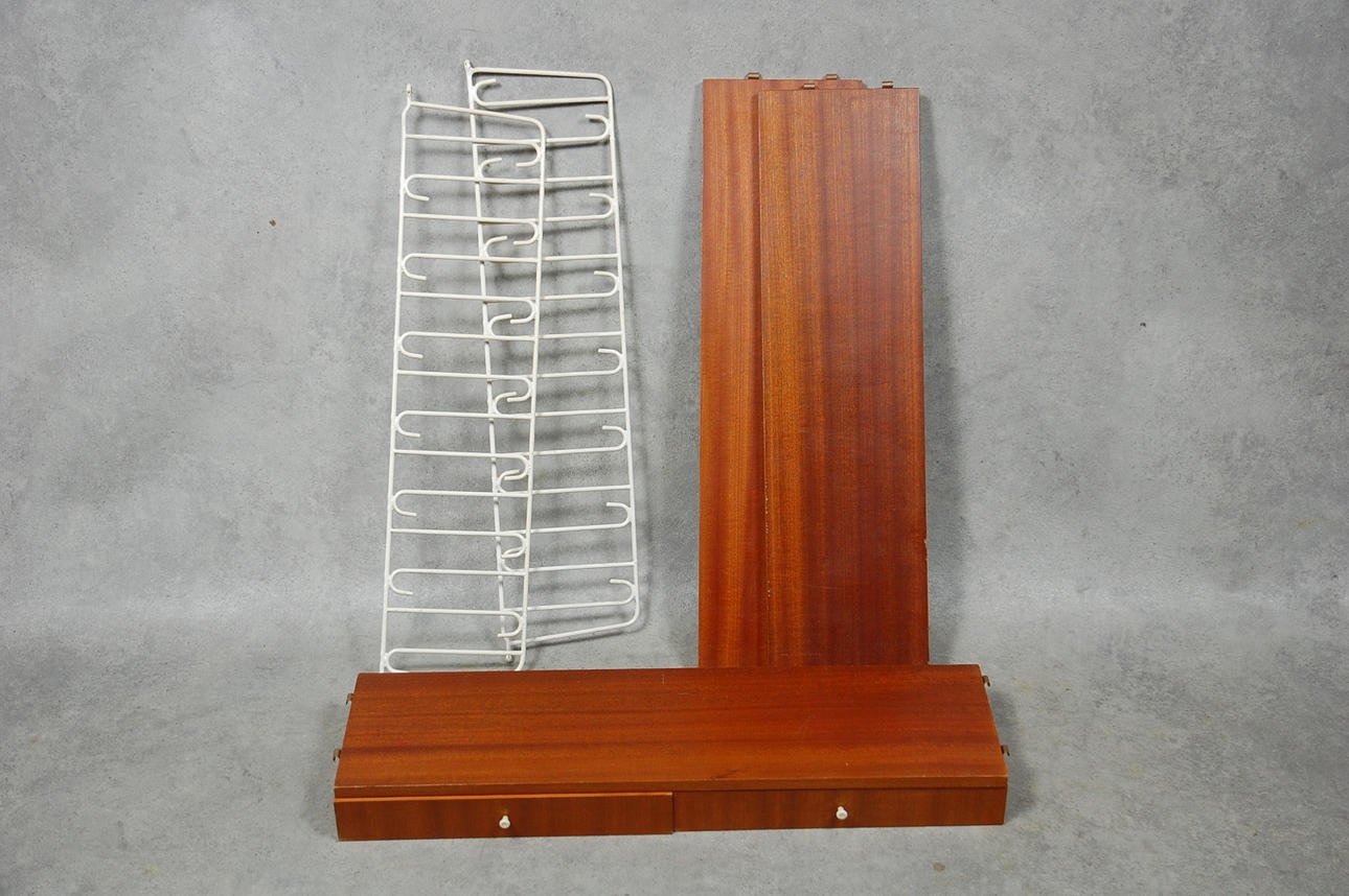 HYLLA MED LÅDA, 1950-tal.