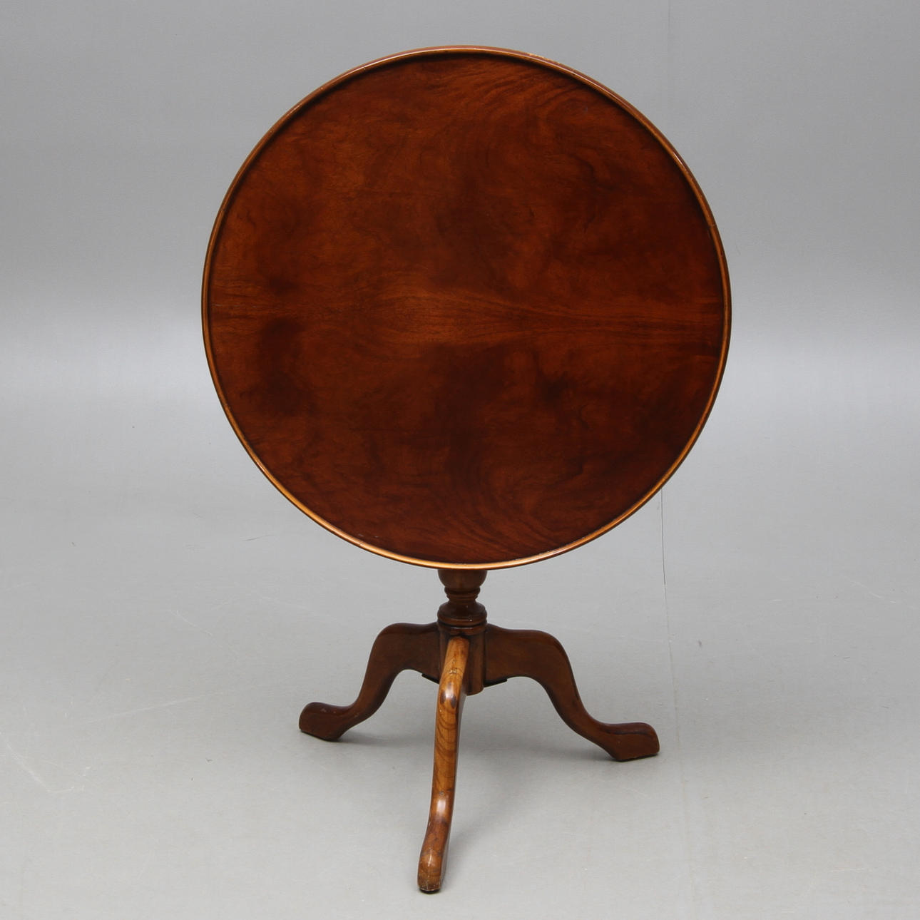 FOLDING TABLE, late 20th century.