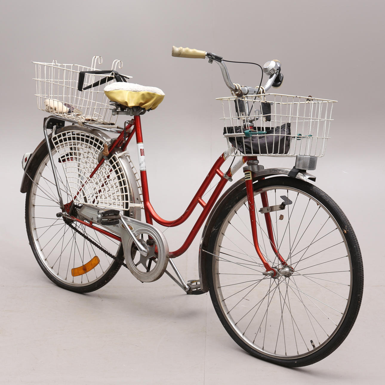 NAISTEN PYÖRÄ, DBS, 26 tuumaa, 3 vaihdetta.