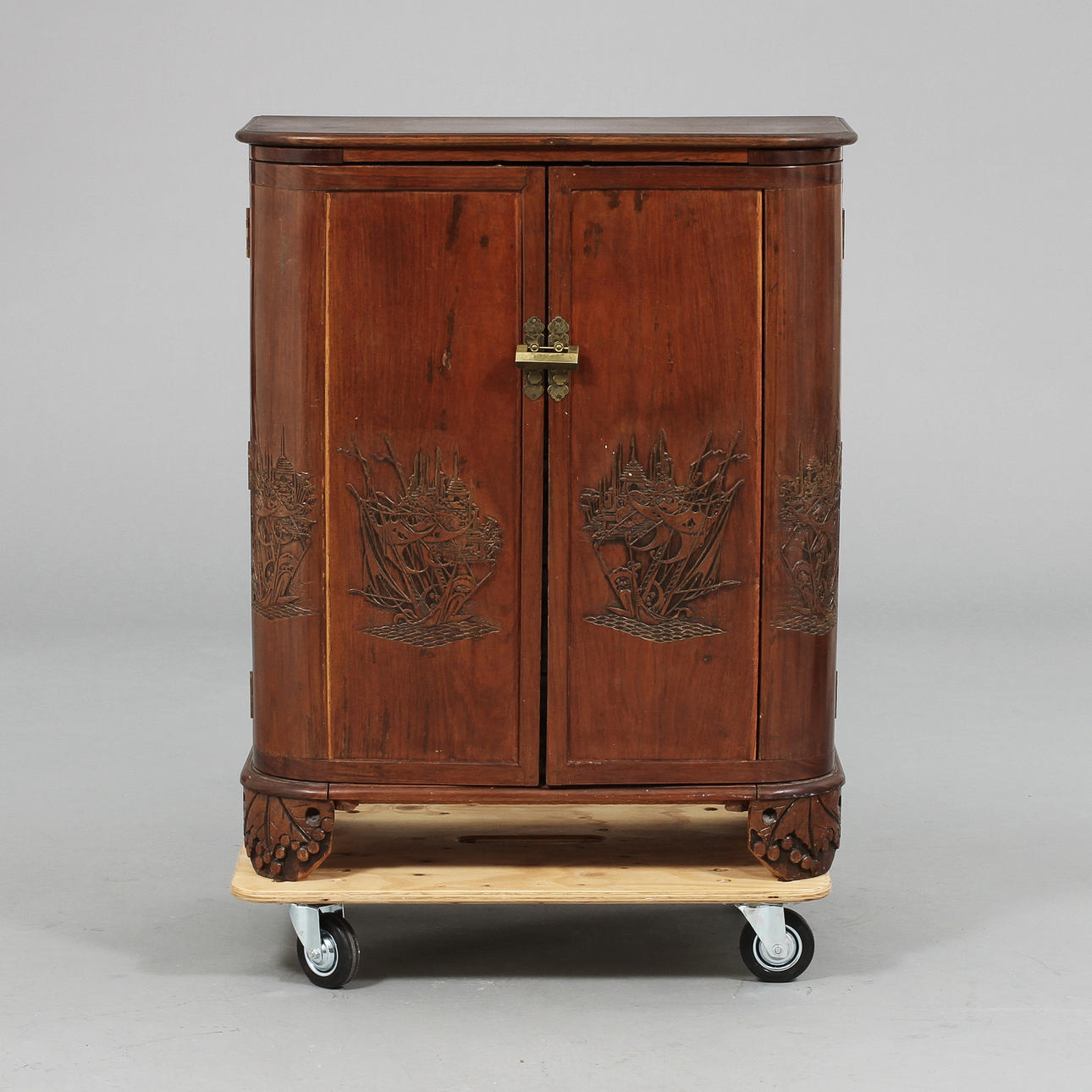 SKÅP, Kina 1900-tal.