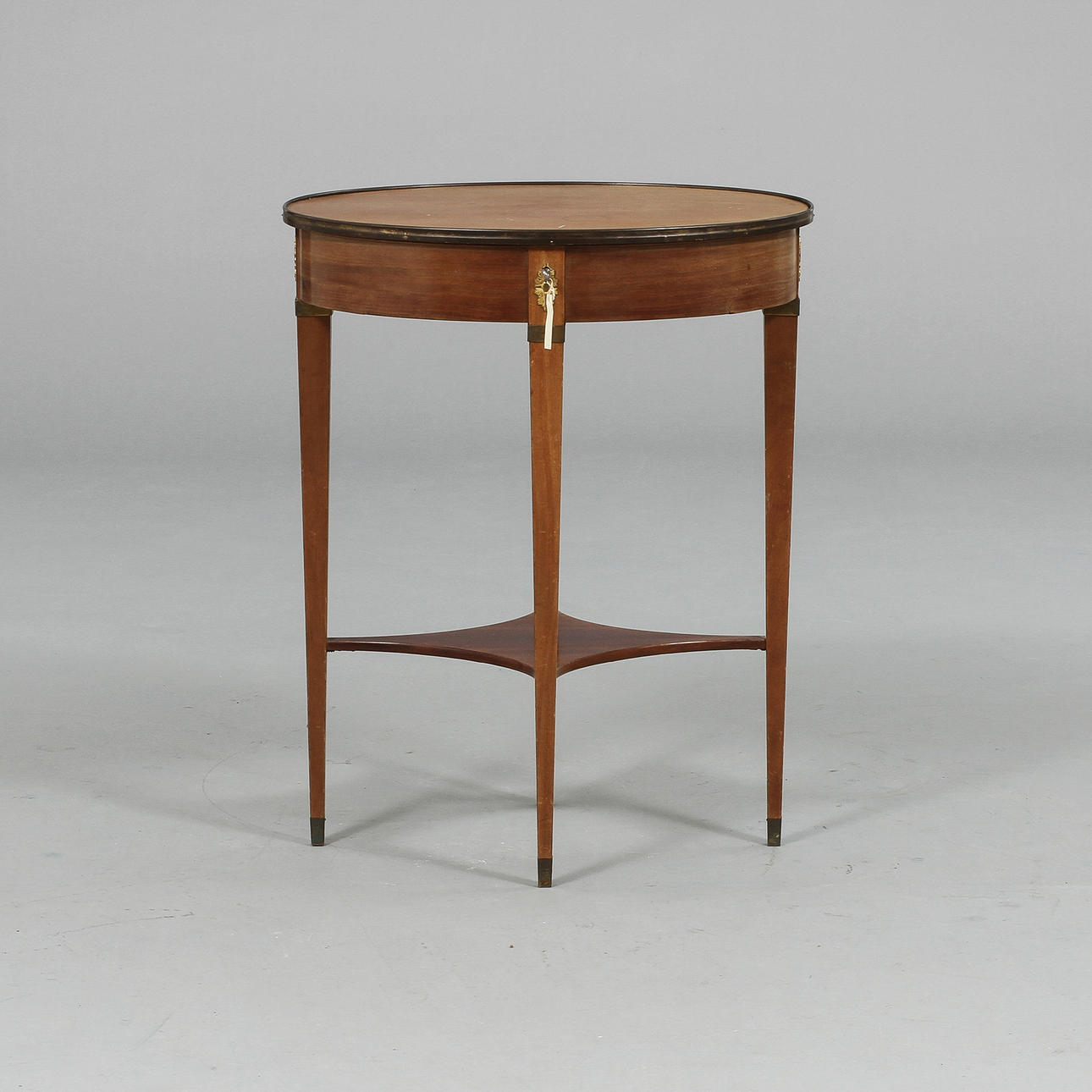 SYBORD, gustaviansk stil 1900-tal.