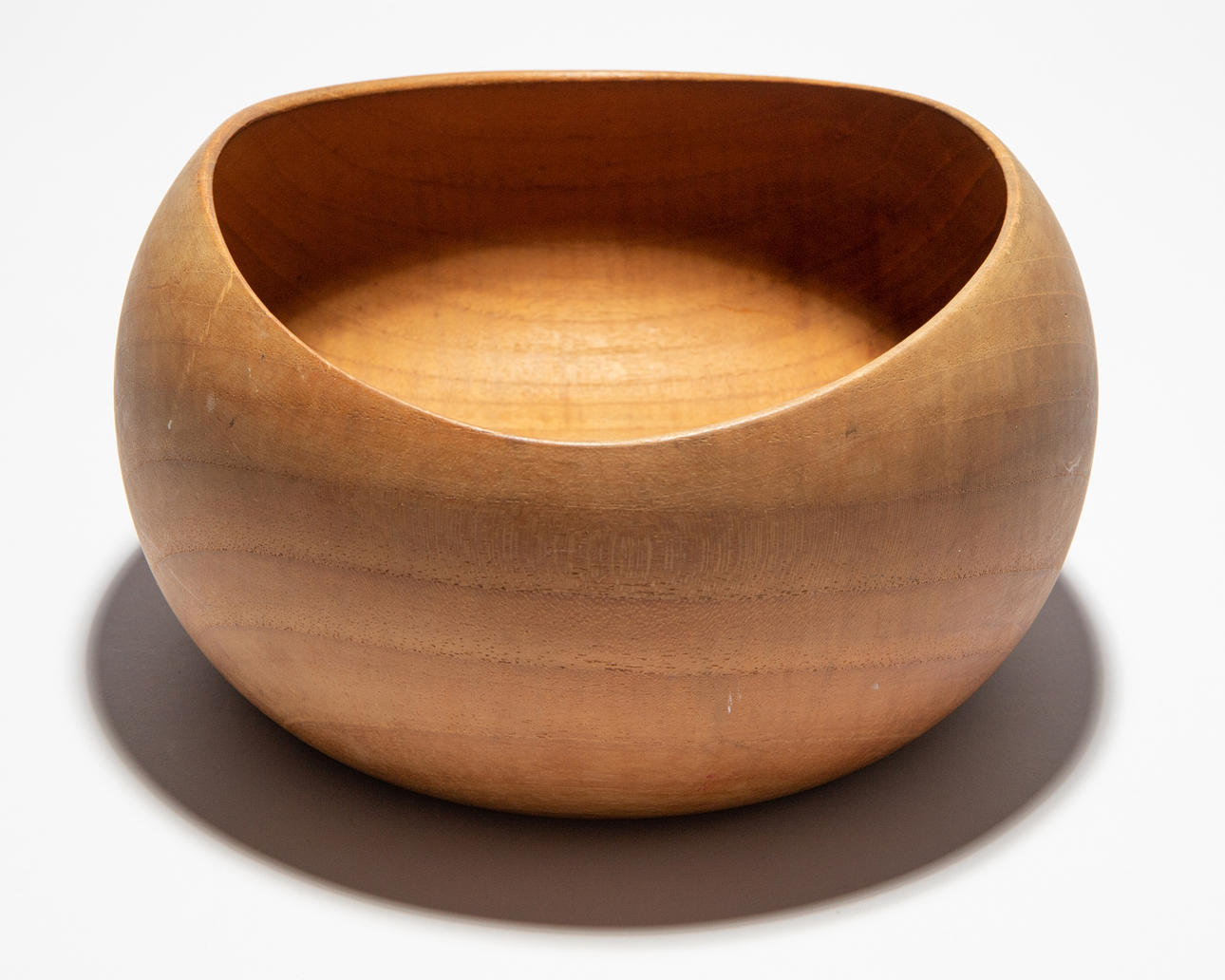 skål teaktræ. Danmark (4-76).