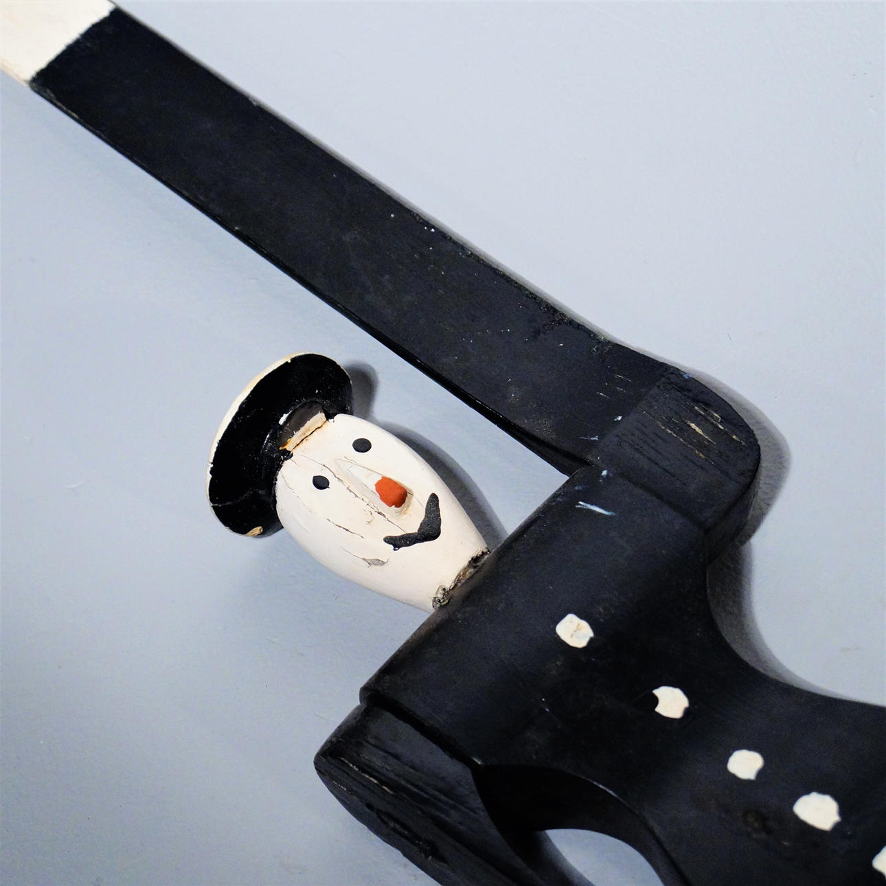 VINDFLÖJEL, polisman, trä, 1900-tal.