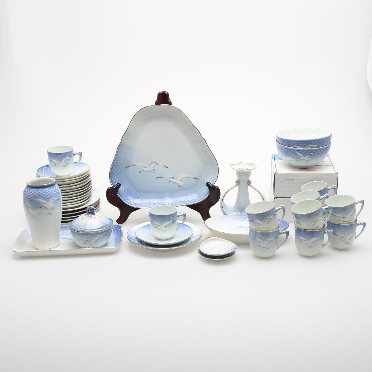 KAFFESERVIS, porslin, 39 delar, "Måsen", Bing & Gröndahl, Danmark.