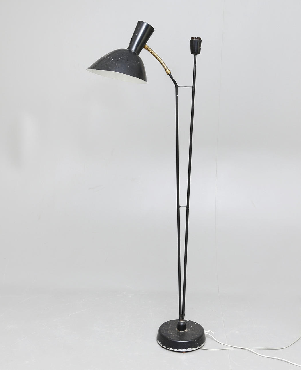 HANS BERGSTRÖM. Golvlampa, 1950-tal. Atelje lyktan.