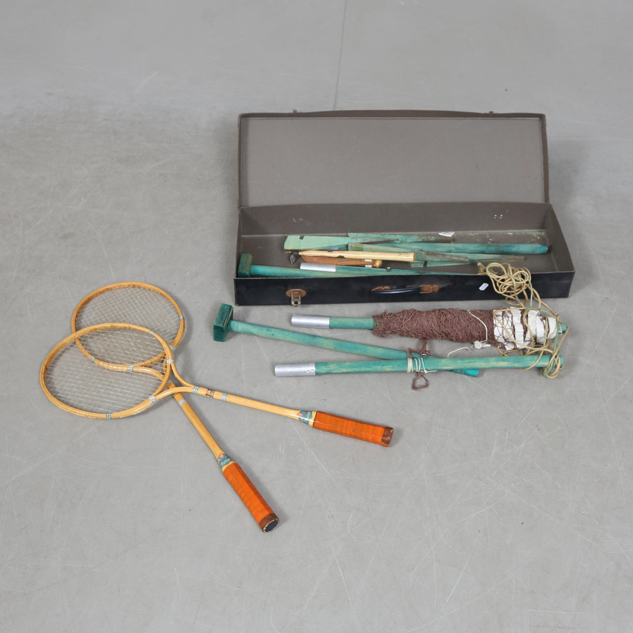 BADMINTONSET, Stiga och KNIV OCH HAMMARE.