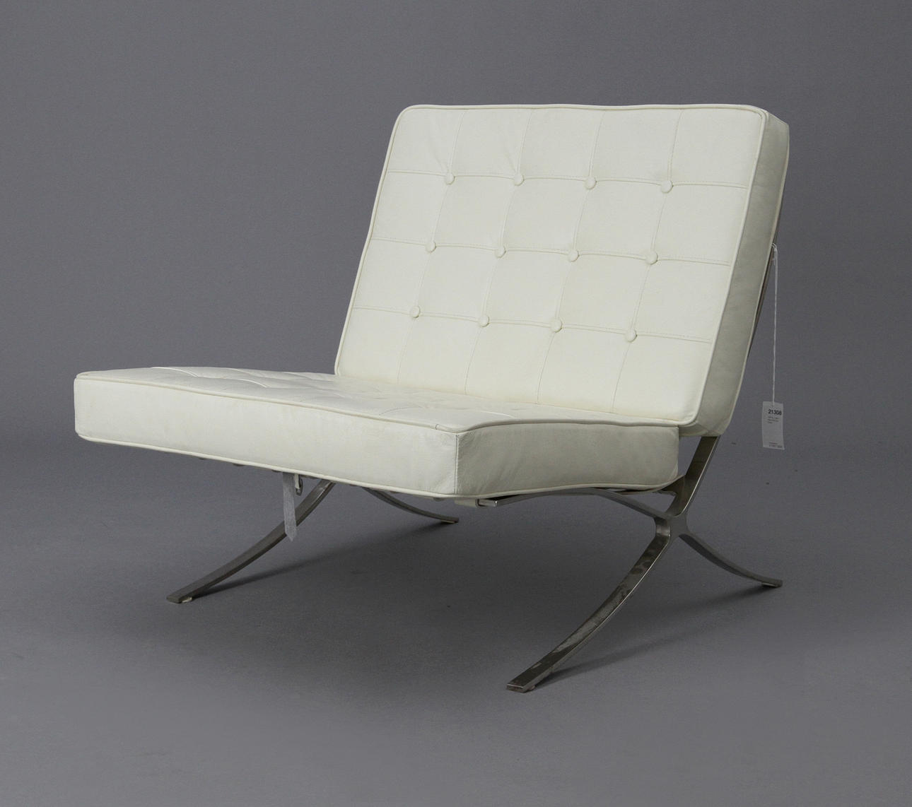 FÅTÖLJ, efter Mies Van Der Rohe.