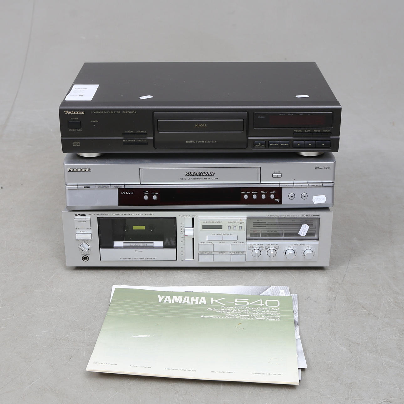 VHS-PLAYER, Panasonic, CD-PLAYER, Technics UND KASSETTENDECK, Yamaha.
