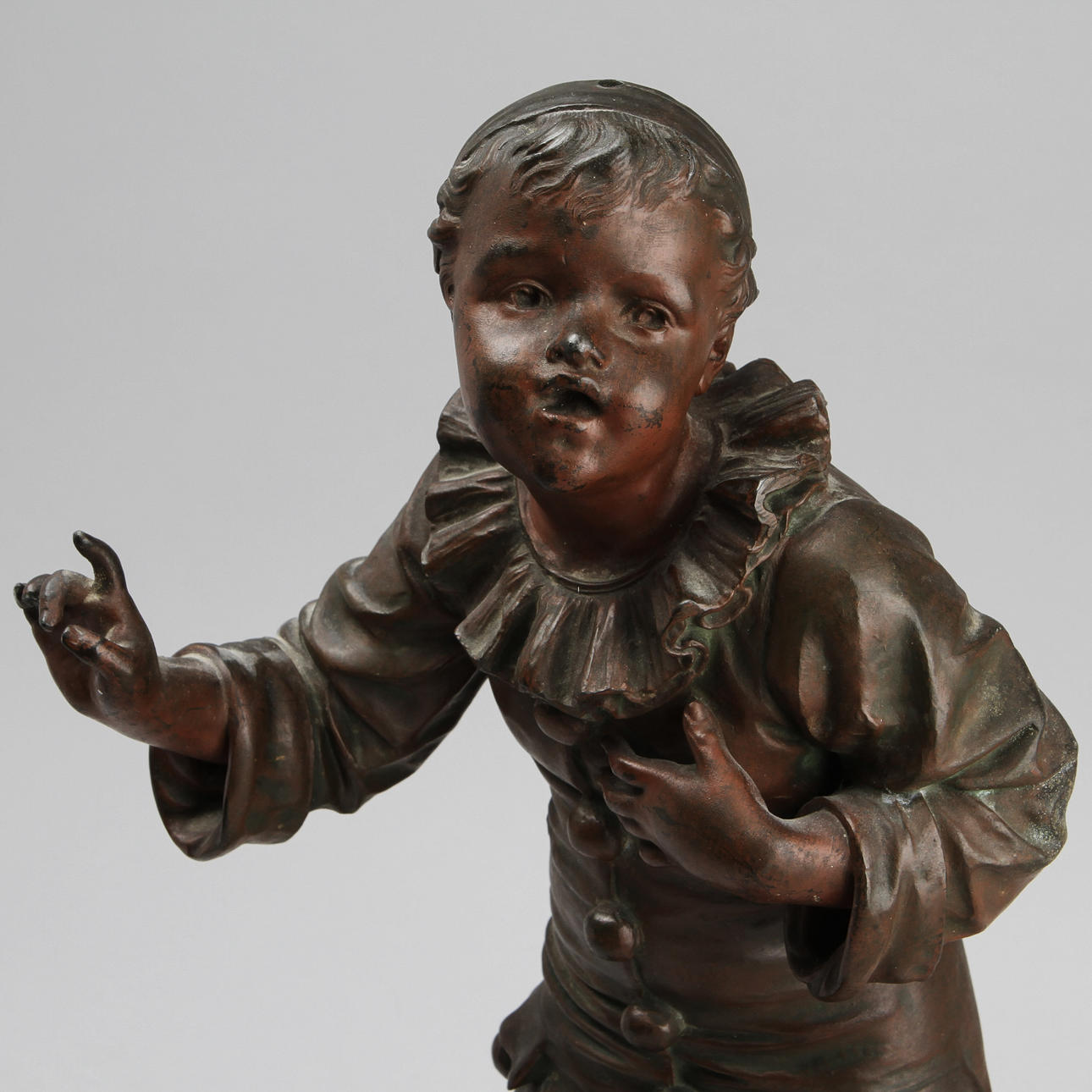 EUTROPE BOURET. Skulptur, Pierrot, signerad.