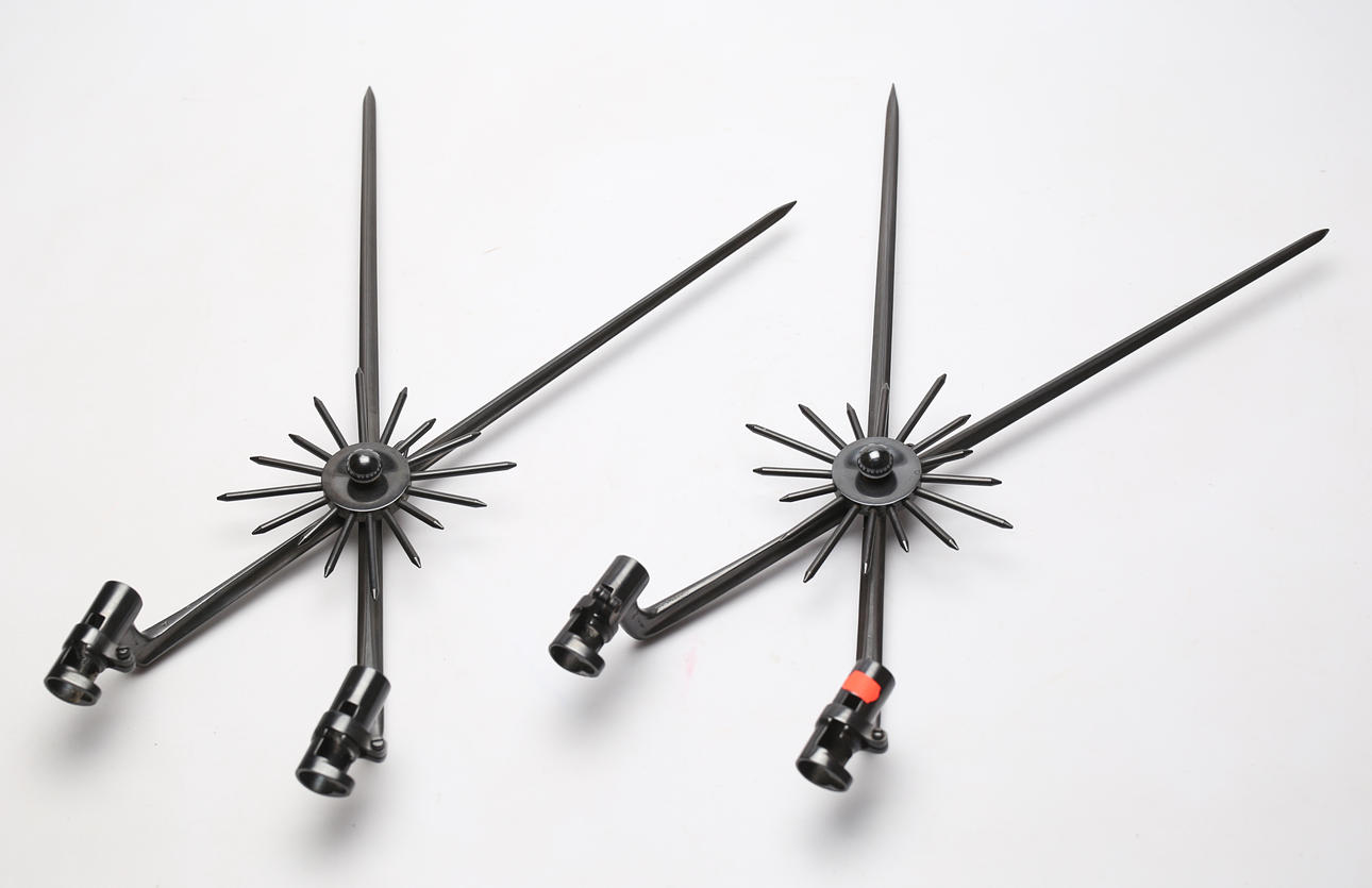 LAMPER/BAYONETTE, ein Paar.