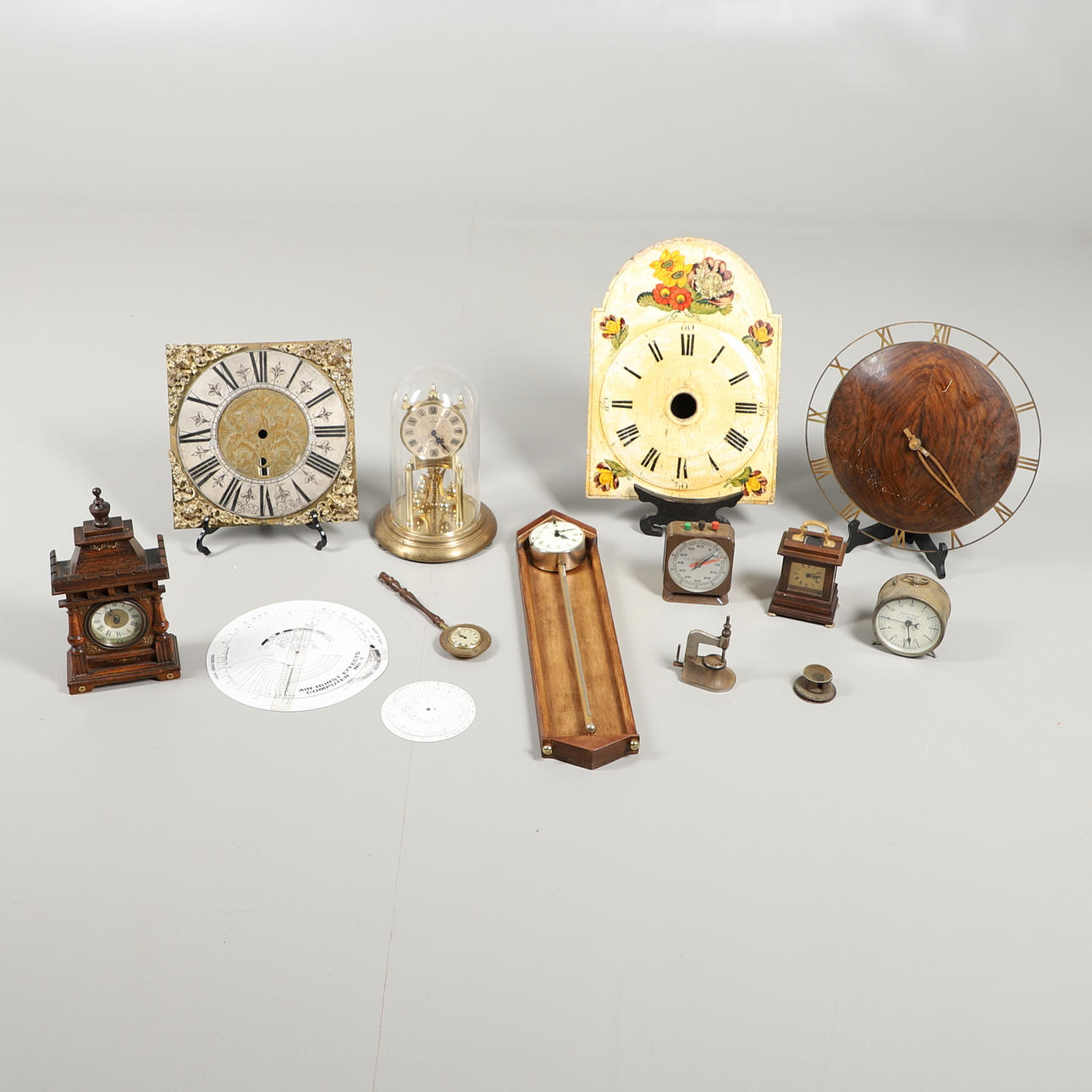 A QUANTITY OF CLOCKS AND CLOCK SPARES. Clocks & Watches - Other clocks ...