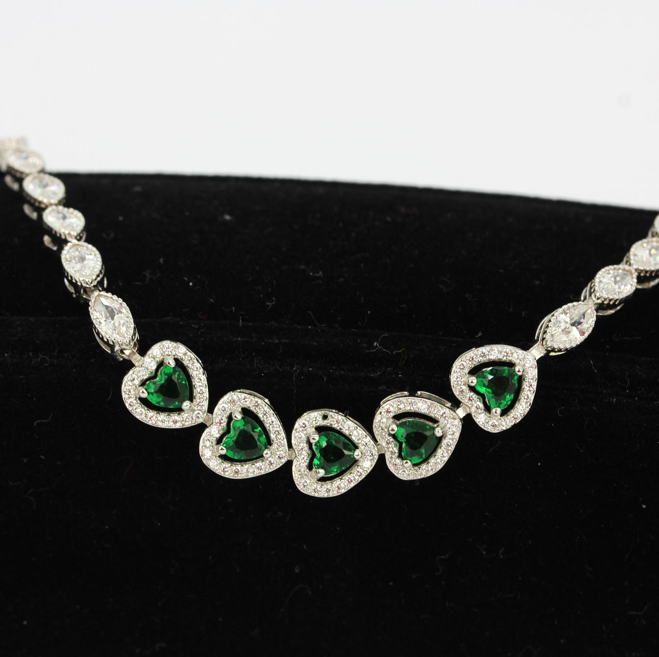 HEART SHAPED SILVER BRACELET.