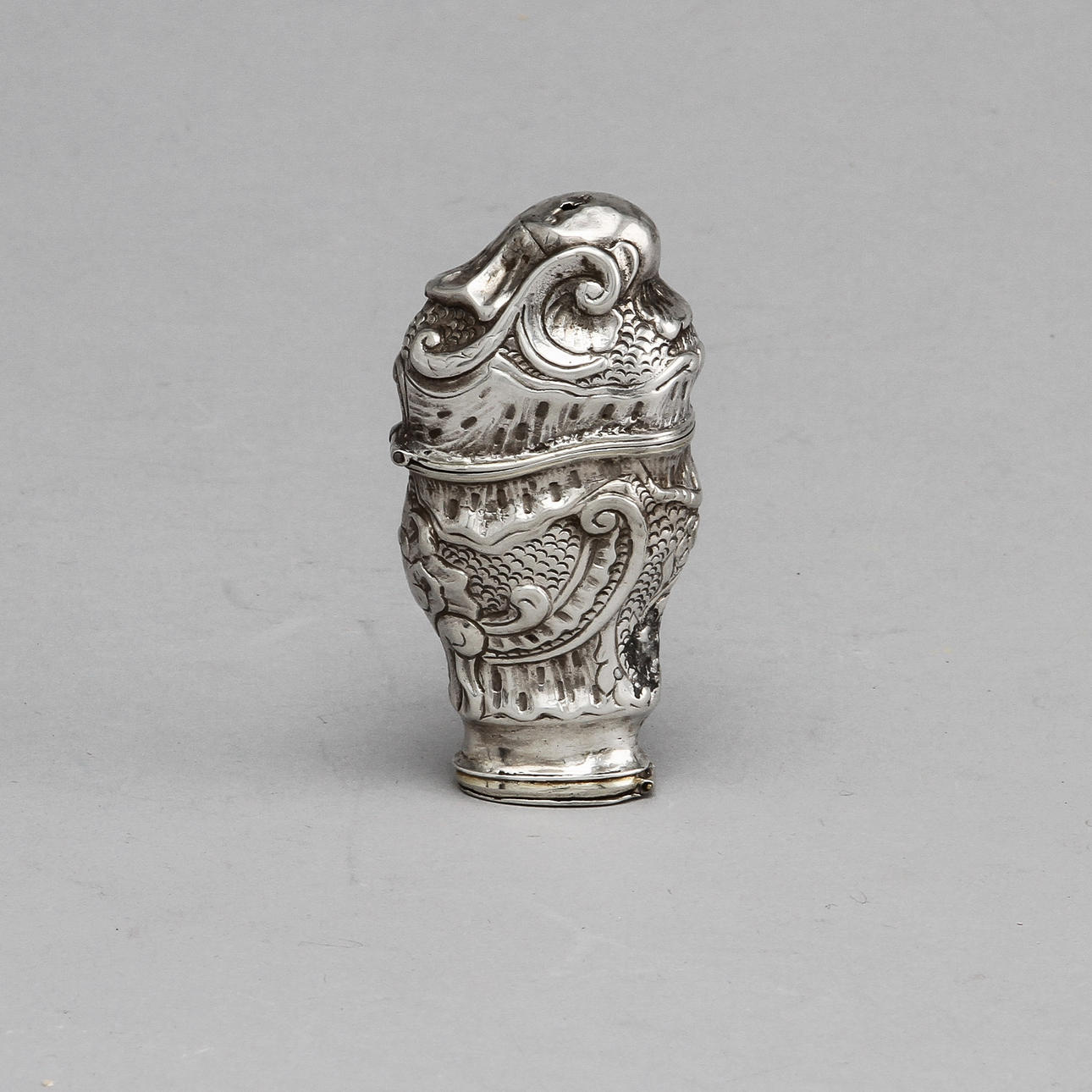 LUKTDOSA, "hovedandsaeg", troligen Danmark, 1700-tal,ca 21,7 gram.