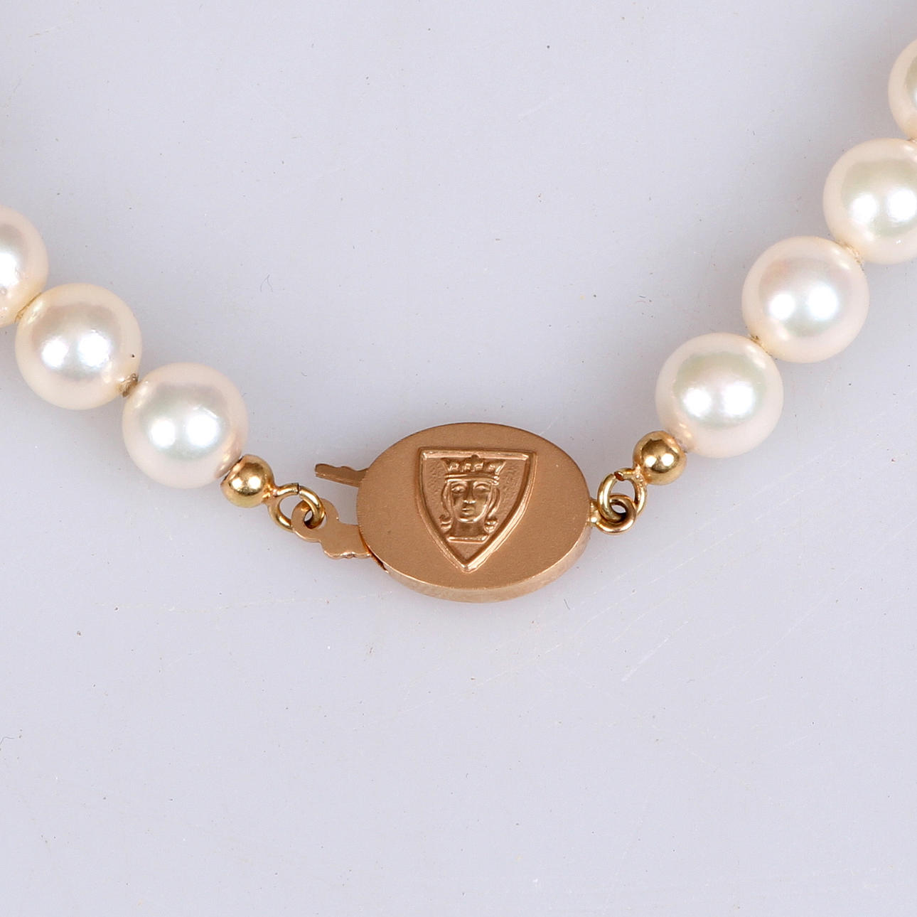 PÄRLCOLLIER, med 18k guldlås, Odlade Japanska saltvattenpärlor, 2012.