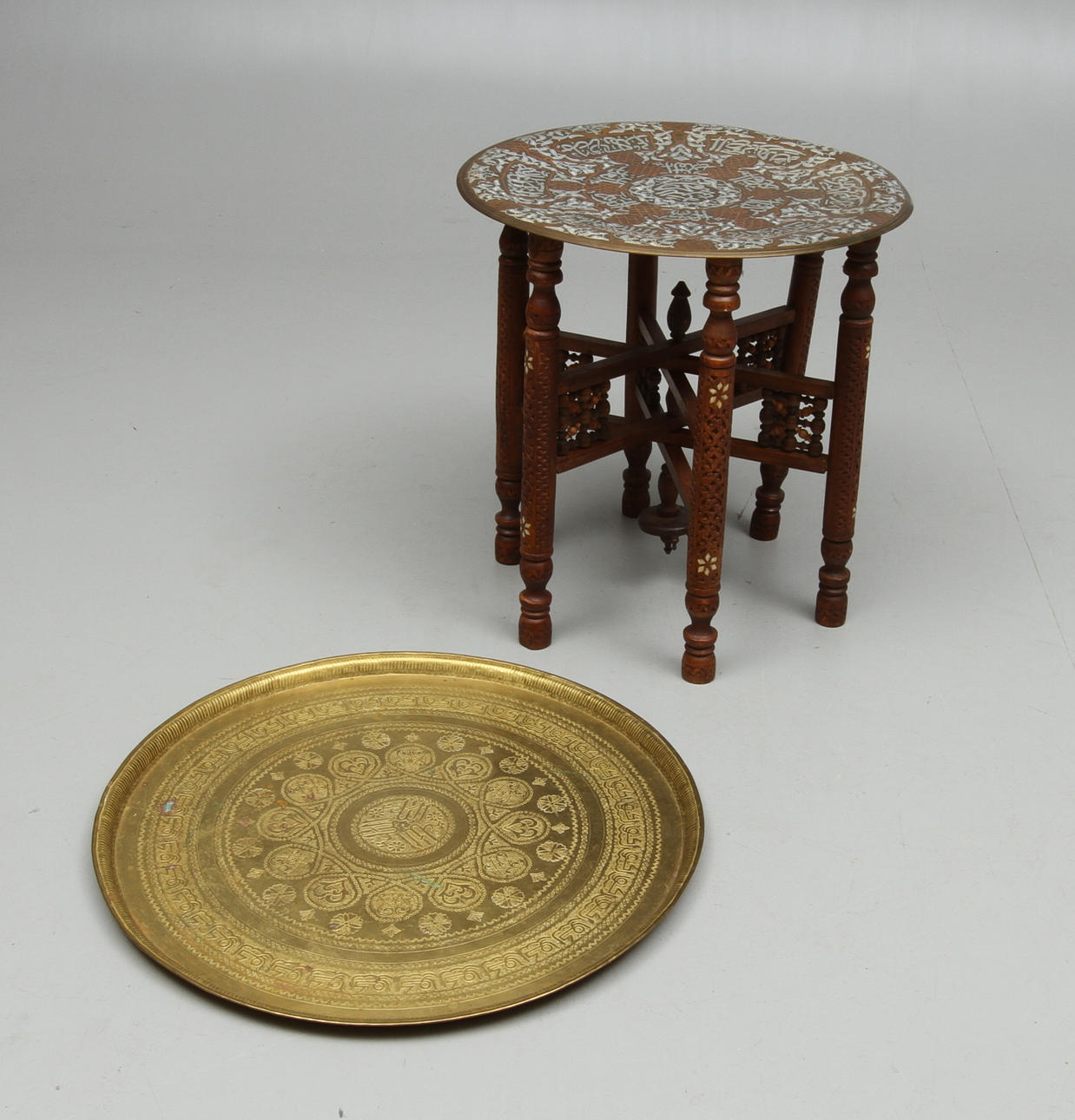 BORD, BRICKA, orientaliskt, 19/2000-tal.