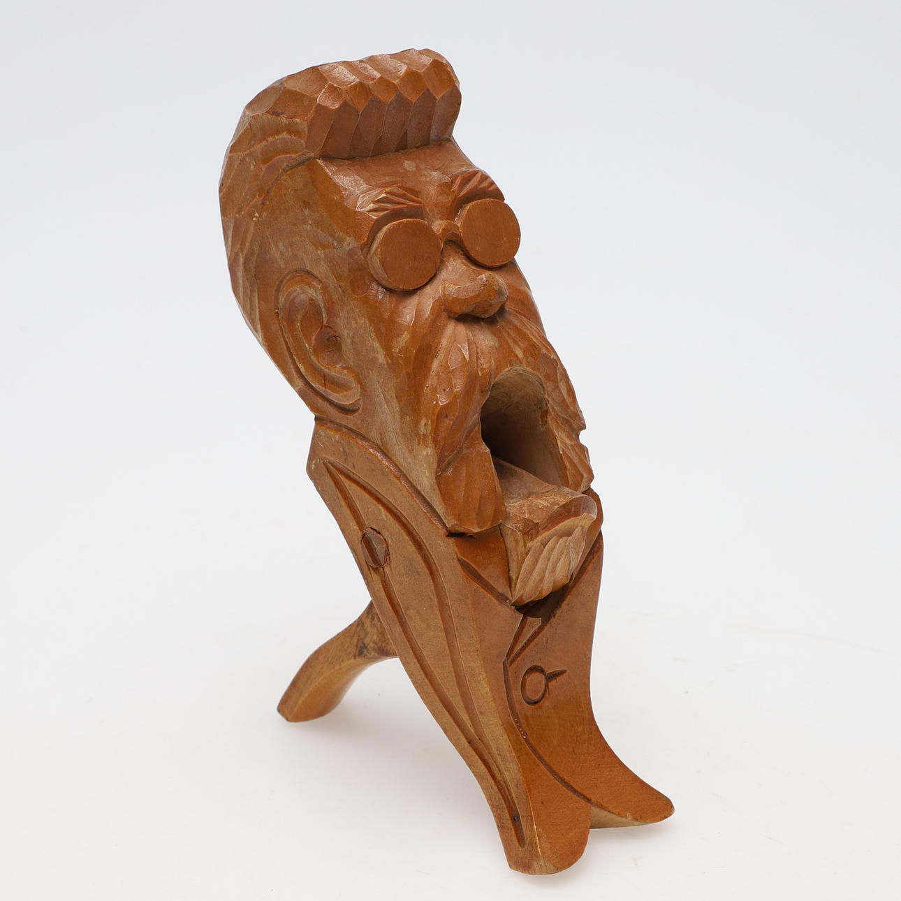 NUT BUTTON, carved wood, signed and dated 1922.