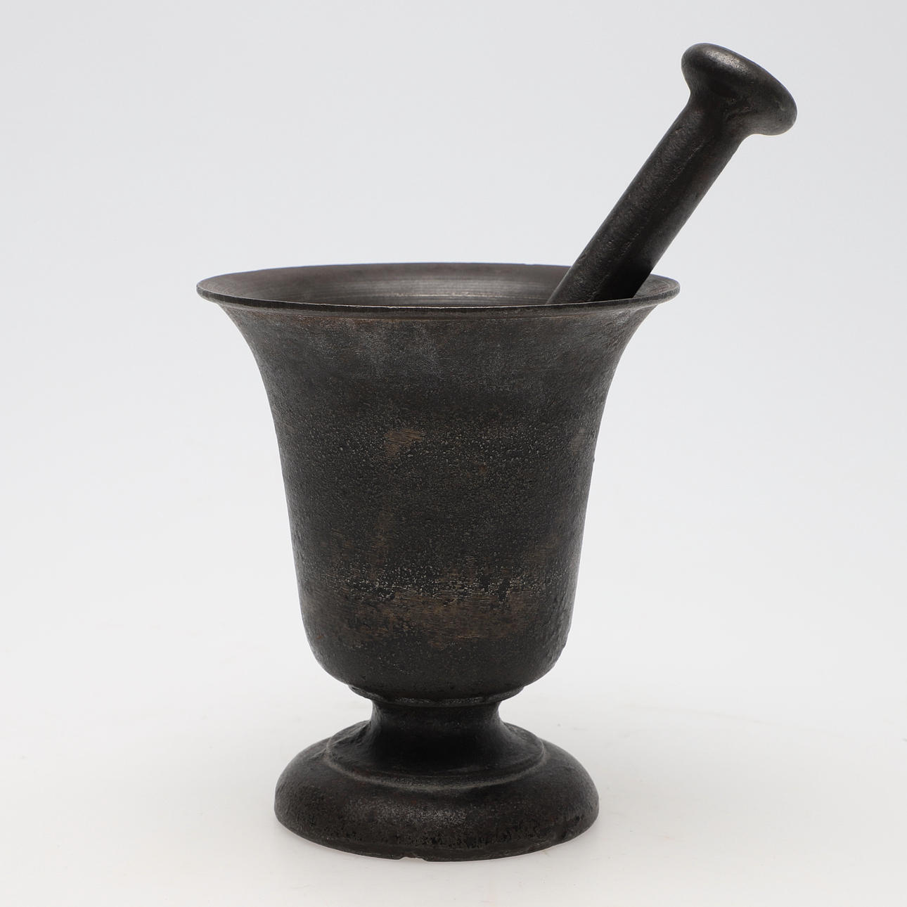 MÖRSER mit Stößel, Eisen, 19. Jahrhundert.