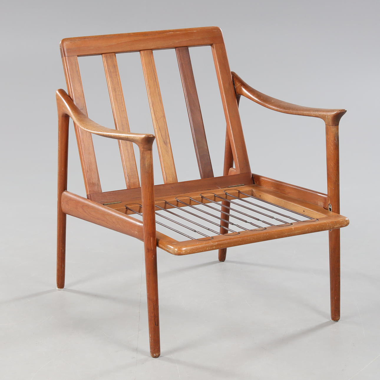 FREDRIK KAYSER, Lænestol i teak mod. 563.