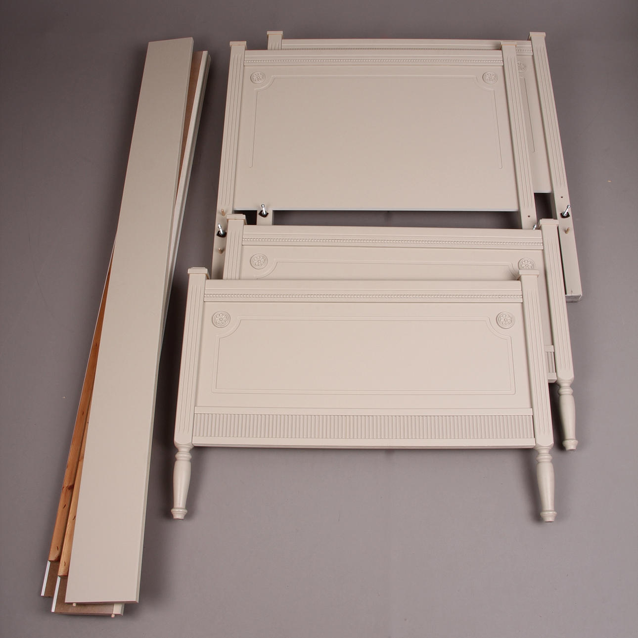 SÄNGAR, ett par, "Kristina", Gustaviansk stil, samtida.