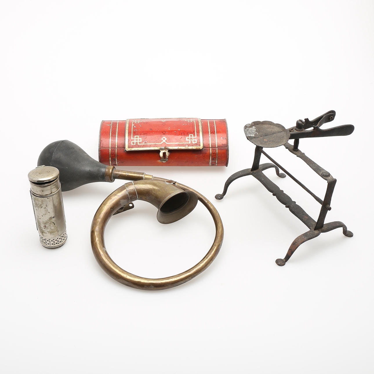 PARTI METALLFÖREMÅL (4), 1800/1900-TAL.