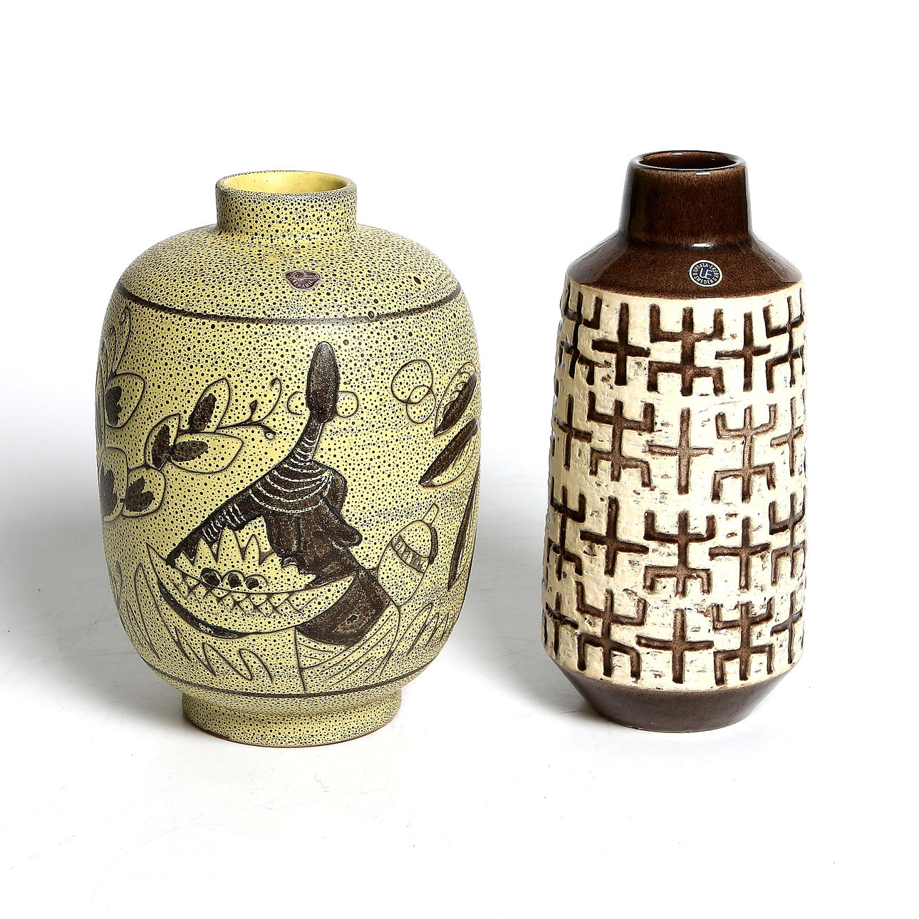 VAS, 2 st, keramik, Ninnie Forsgren, Bromma Keramik och Marie Simmulson, Uppsala Ekeby. 1960-tal.