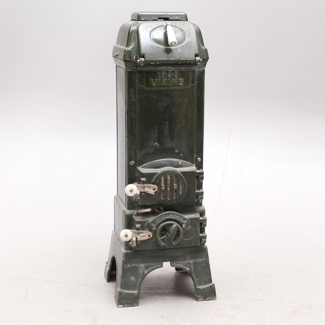 KAMIN, Viking 1563, emaljerad.