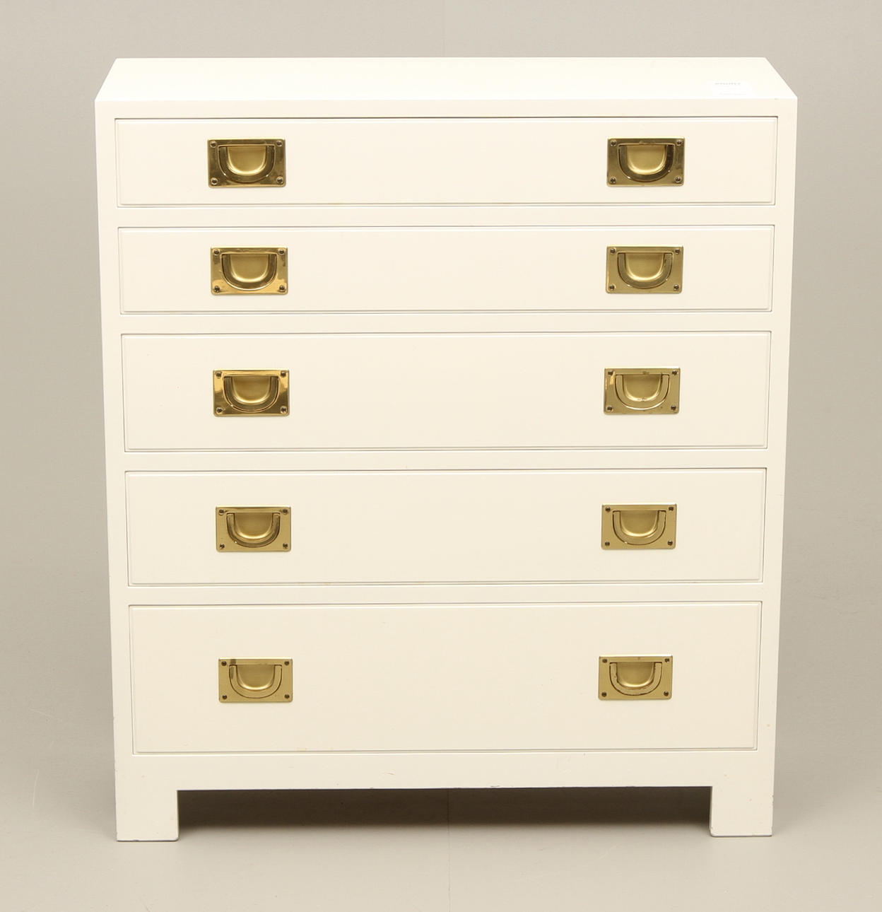 BYRÅ, vitmålad, 1900-tal.