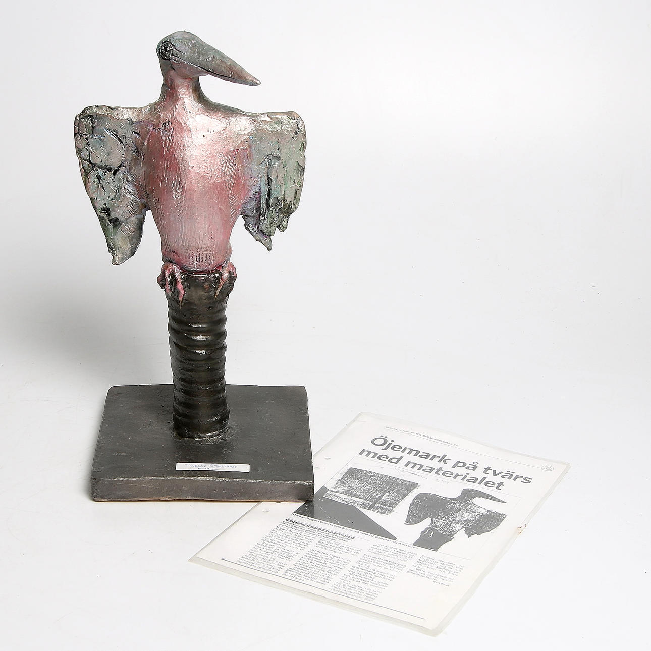 MARGOT ÖJEMARK. Kråka, skulptur, lergods.