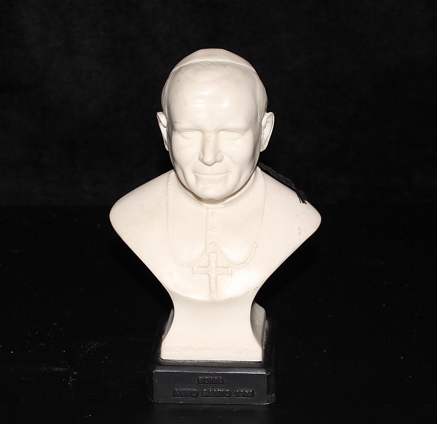 BYST, troligtvis alabaster, Giovanni Paolo ll, Sign R Leoni.