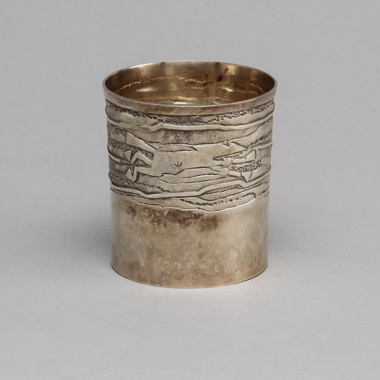MUGG , sterlingsilver, Lars Arby, Göteborg, 1981. Ca 138 gram.