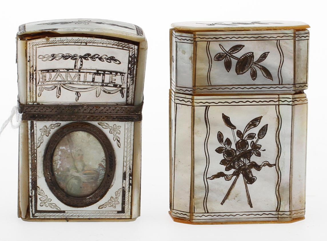 ETUI, 2 st, D'amitie Souvenir, 1700/1800-tal, miniatyr målningar.