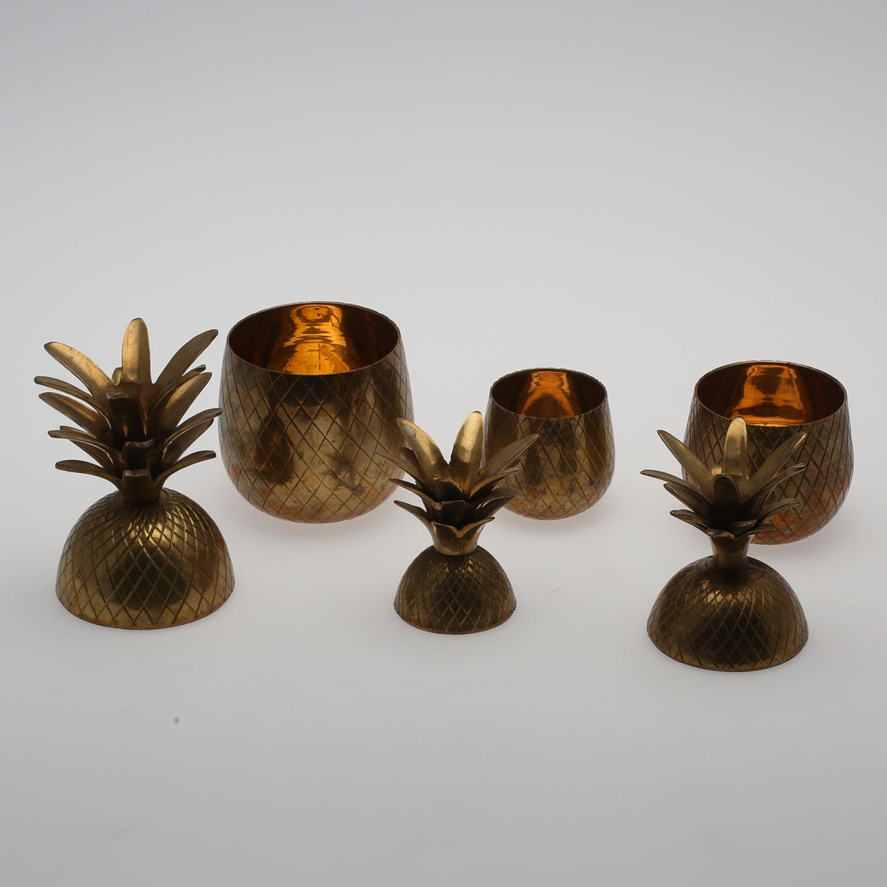 SKÅLAR med LOCK, 3 st, mässing, Ananaser, 1900-tal.