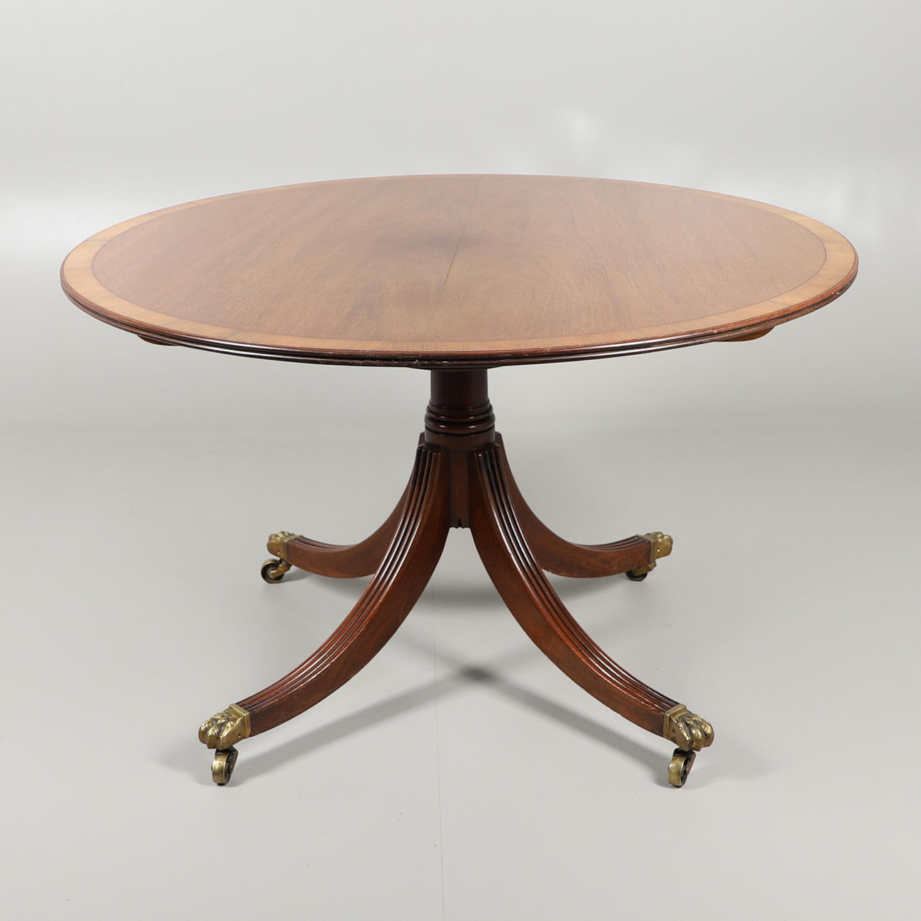 A MAHOGANY TILT TOP BREAKFAST TABLE.