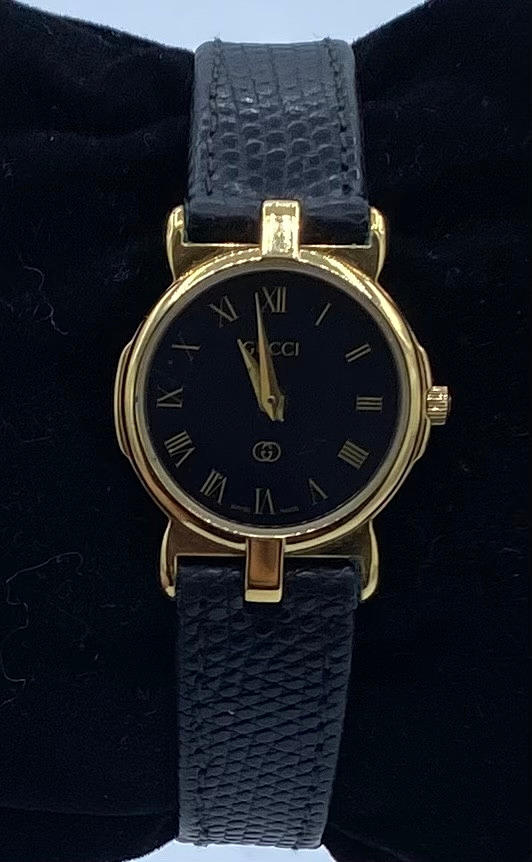 GUCCI. YELLOW GOLD PLATED WRISTWATCH.