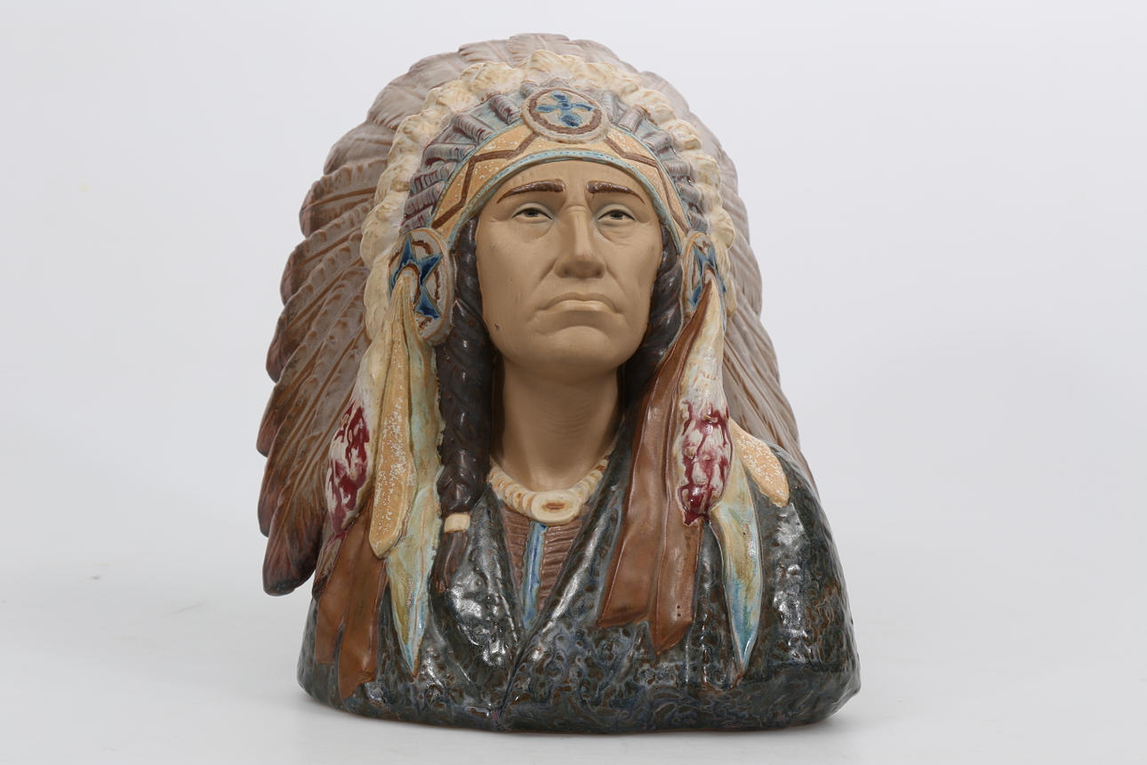 FIGURIN, stengods, "Indianhövding", design Francisco Catalá, Lladro.