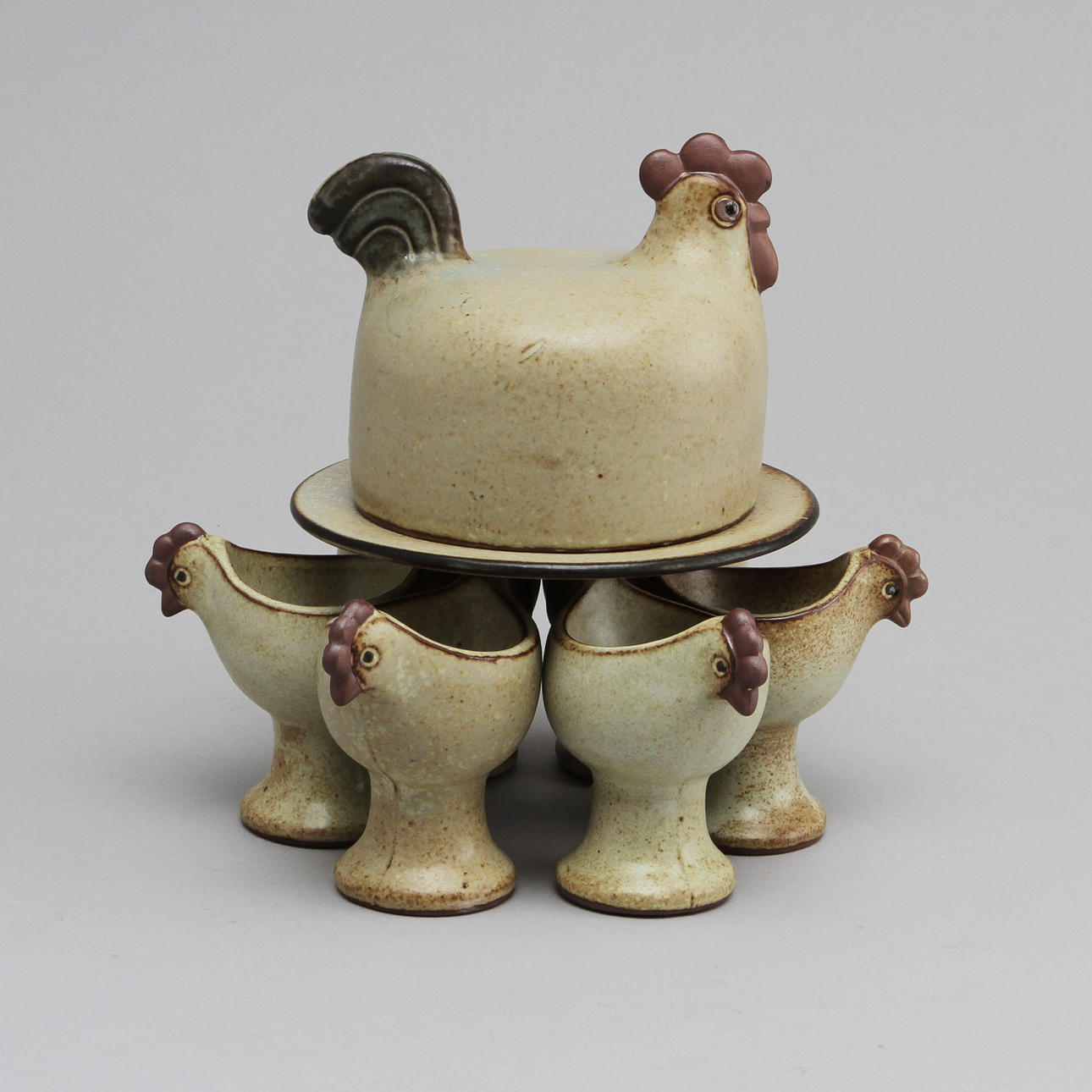 ÄGGHÖNA 0CH ÄGGKOPPAR, 7 st delar, stengods, Lisa Larson, Gustavsberg.