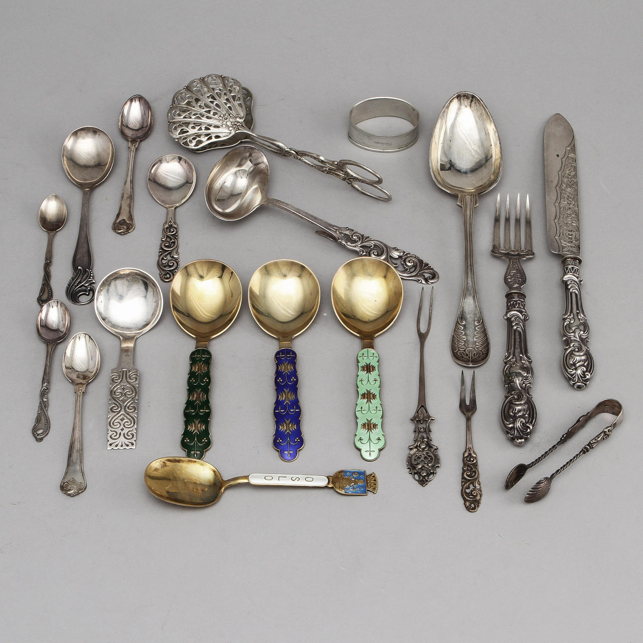 BESTICK, silver och emalj, 20 st udda delar. Vikt ca 560 gram.