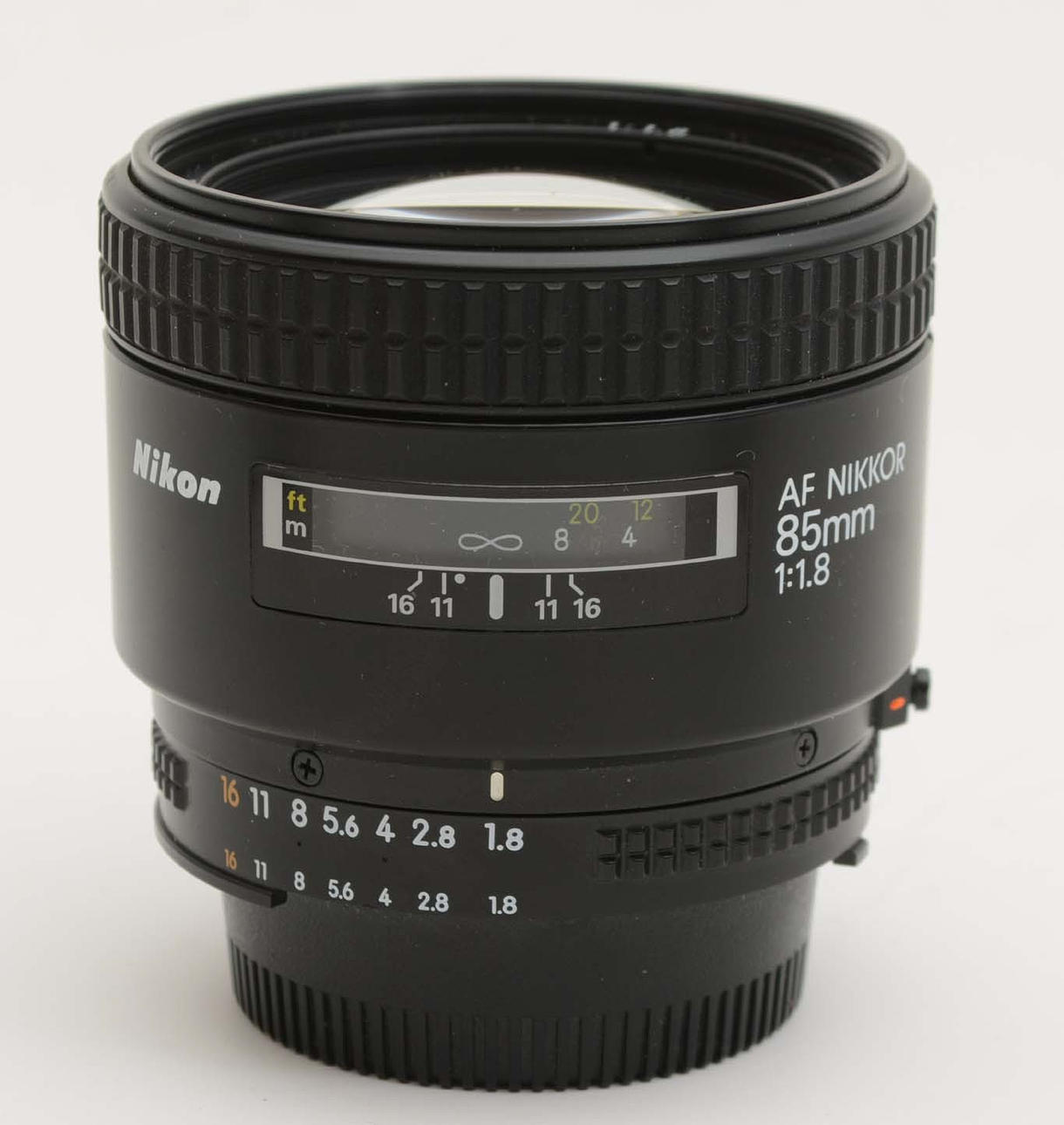 NIKON. AF Nikkor 85mm f/1.8.