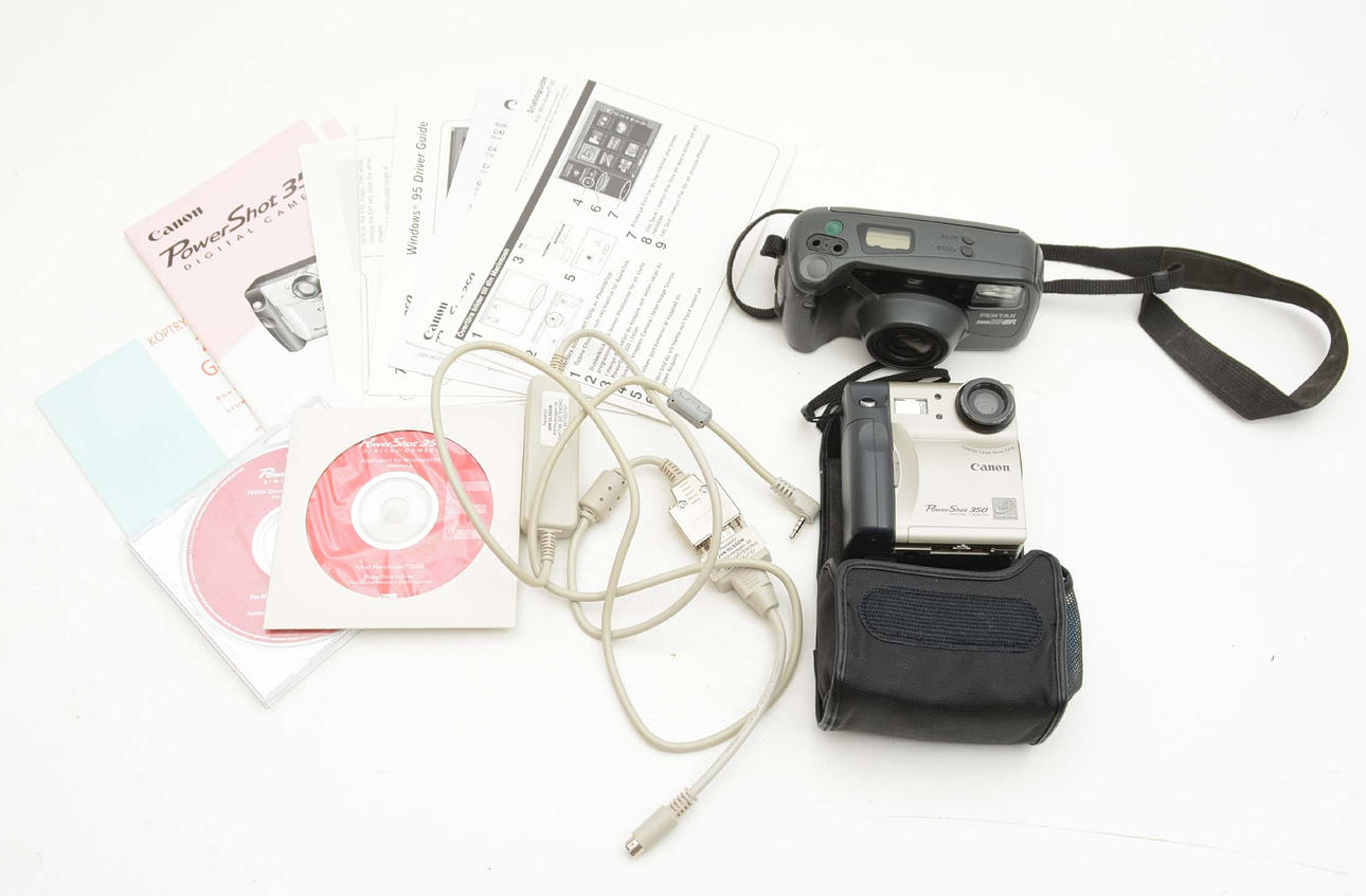 Canon PowerShot 350 Digital Camera.