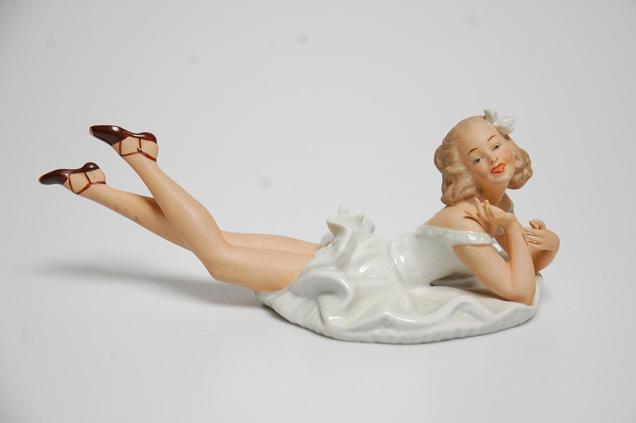 FIGURIN, porslin, Art decostil, Walllendorf.