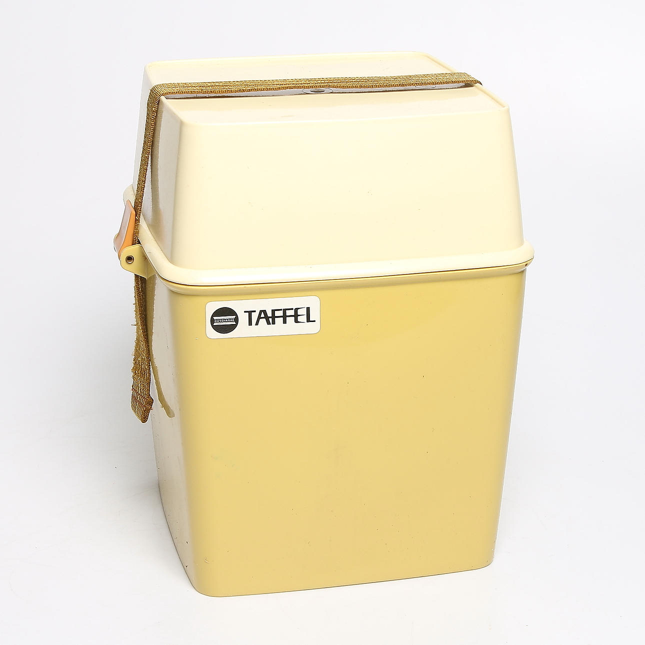 FRILUFTSSERVIS, plast, "Taffel", Husqvarna. 1900-talets mitt.