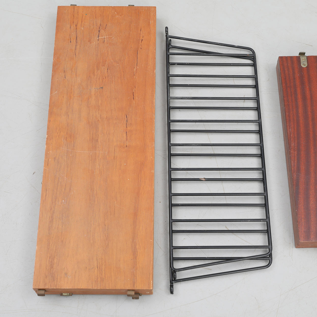 STRINGHYLLOR ,2st. Möbler - Övrigt - Auctionet