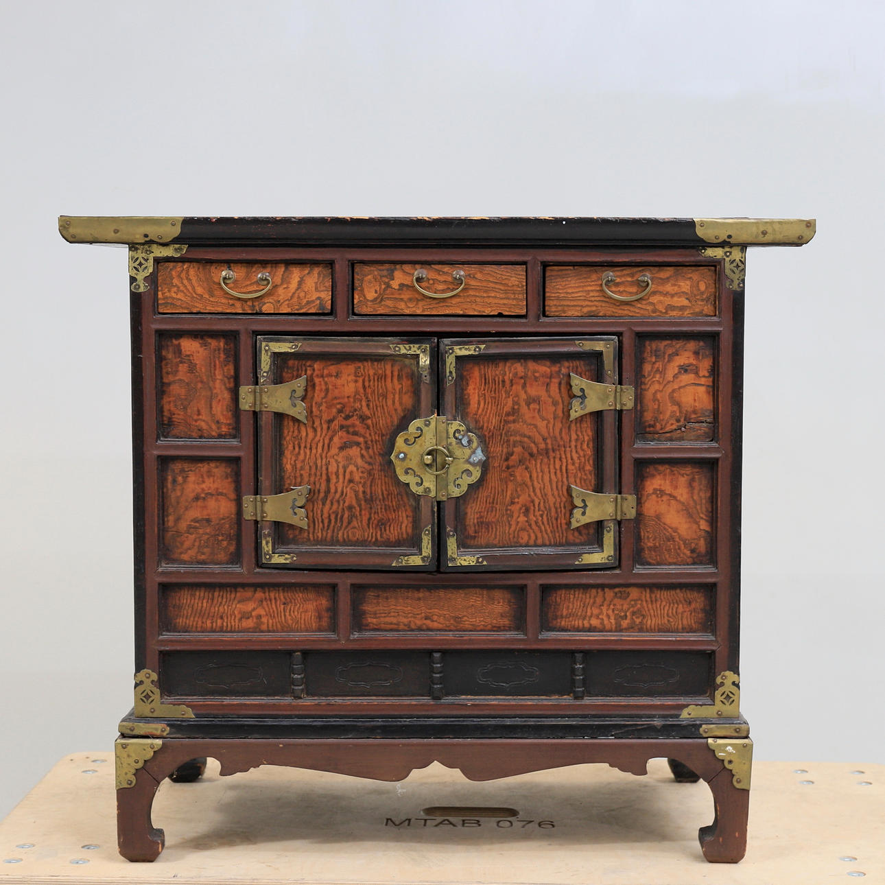 CABINET, Korea, 18/1900s.