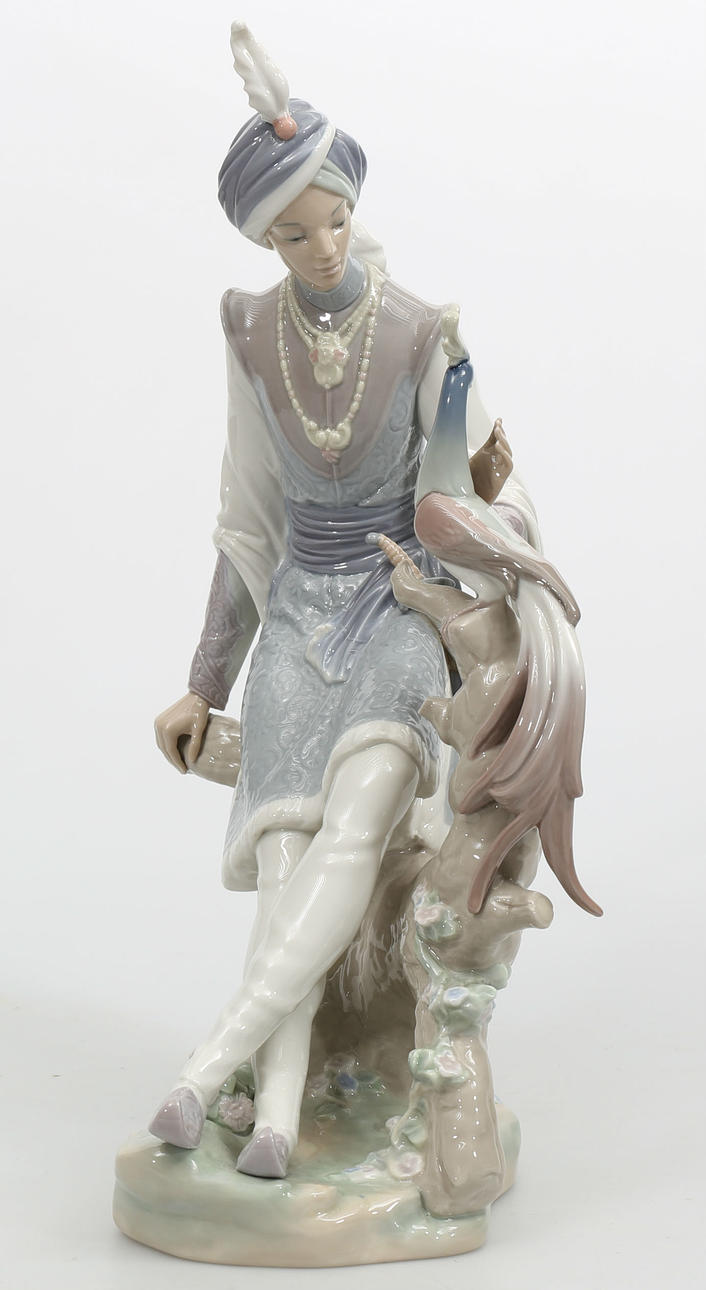 FIGURIN, porslin, Hindu med påfågel, Lladro.