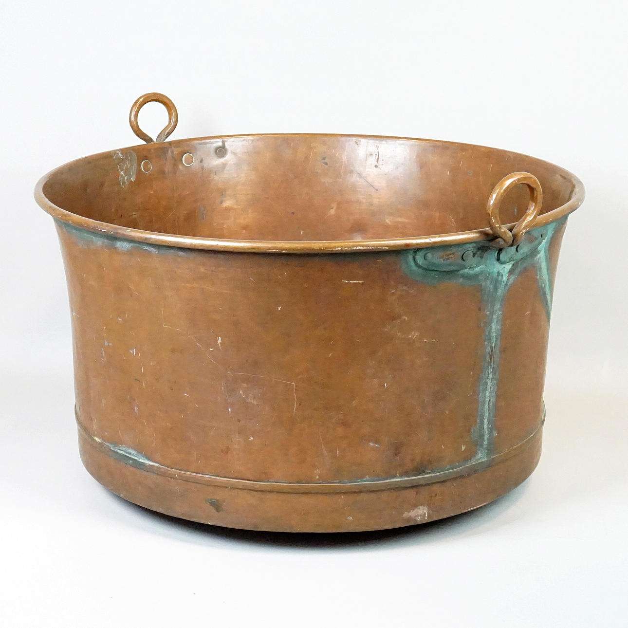 TINA DE COBRE, marcada A. Gust. Andersson Nälden.