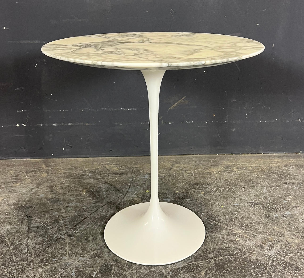 EERO SAARINEN. KNOLL TABLE.