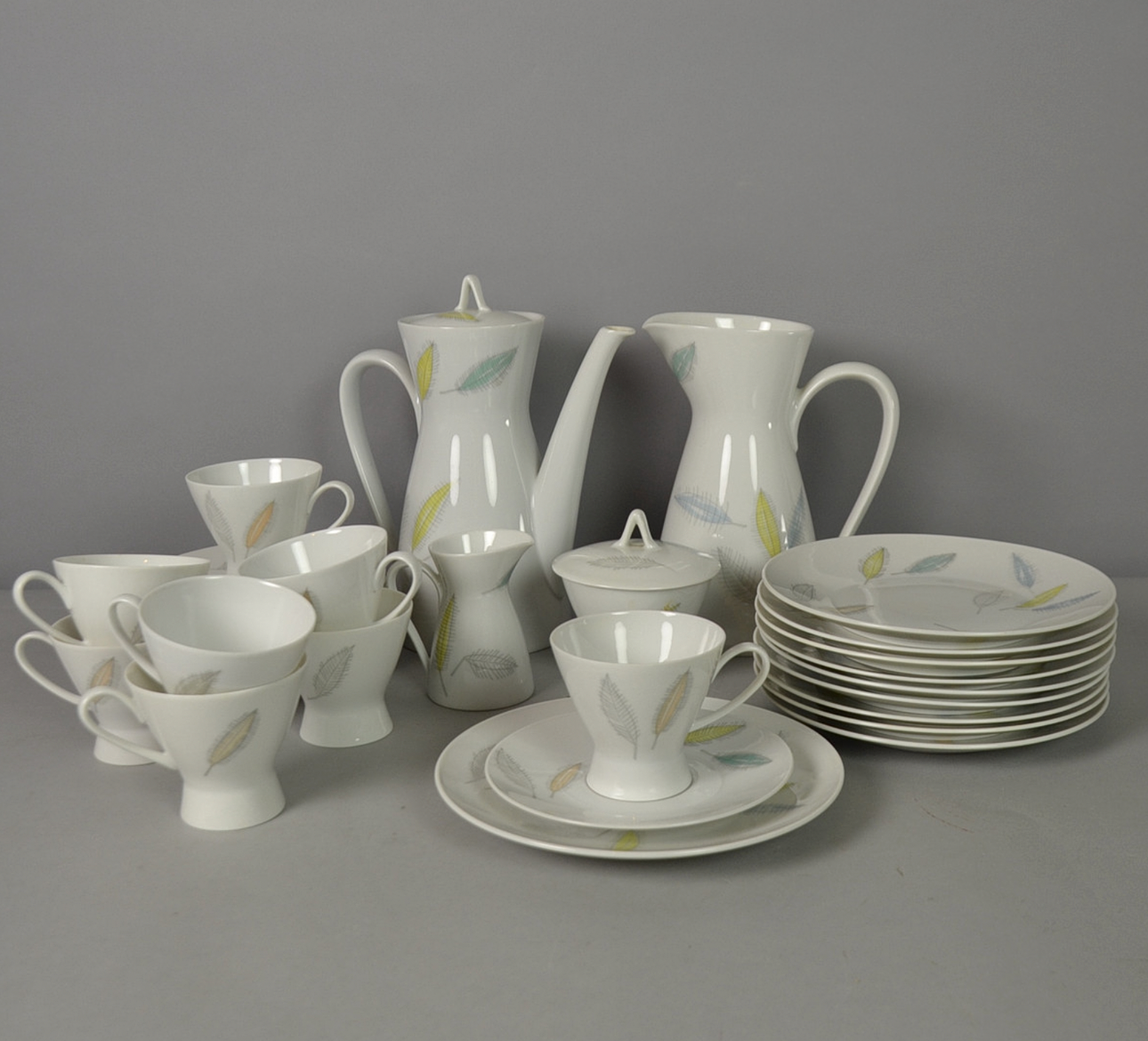 RAYMOND LOEWY. ROSENTHAL SERVICE (32).